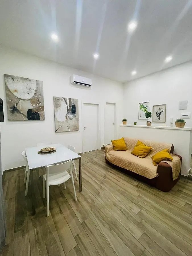 Apartment Dimora Centrale Home Naples