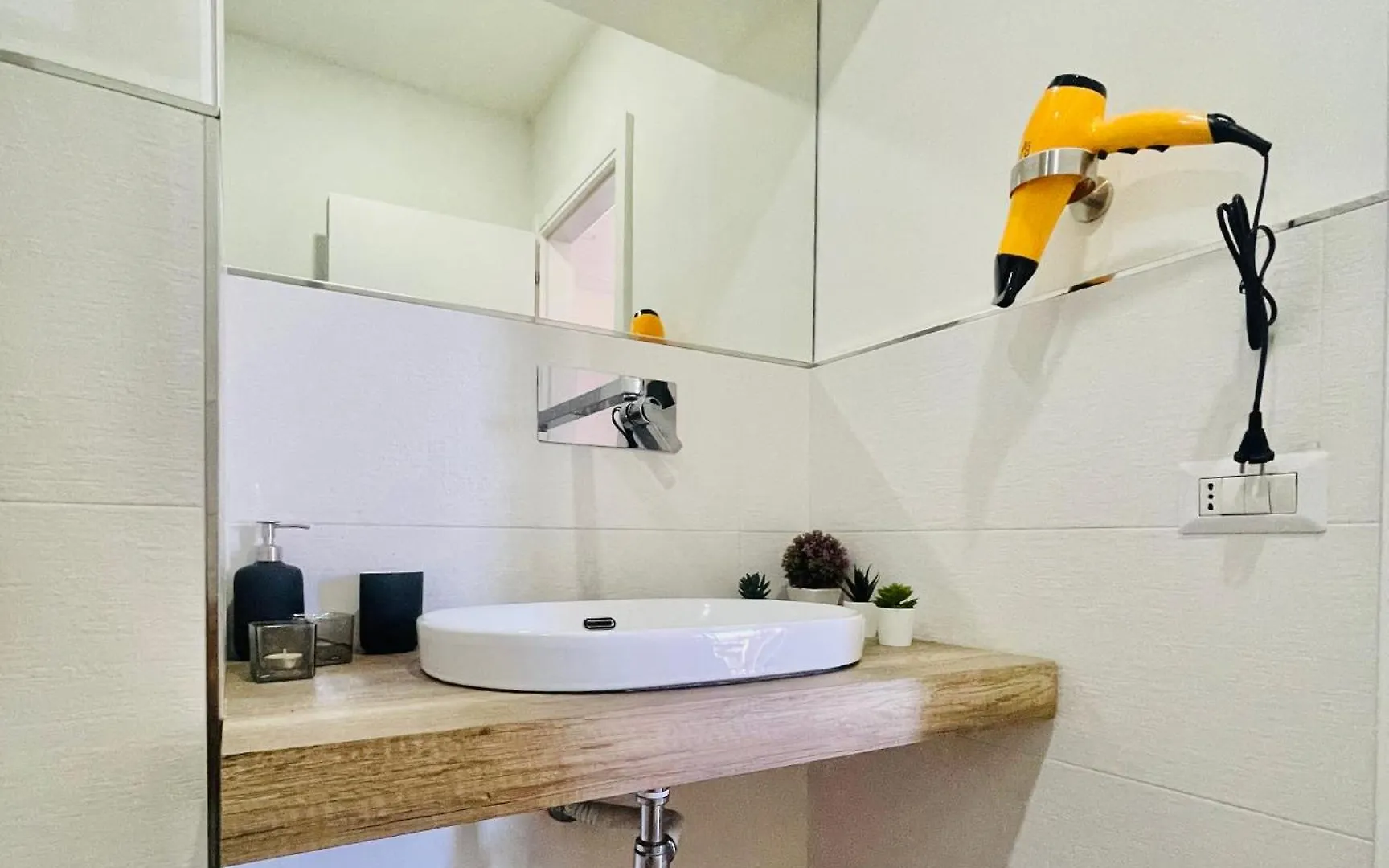 Apartment Dimora Centrale Home Naples Italy