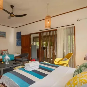Milles Montagnes Apartment Anse Royale
